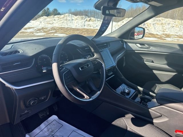 New 2026 Jeep Grand Cherokee L Laredo image 11