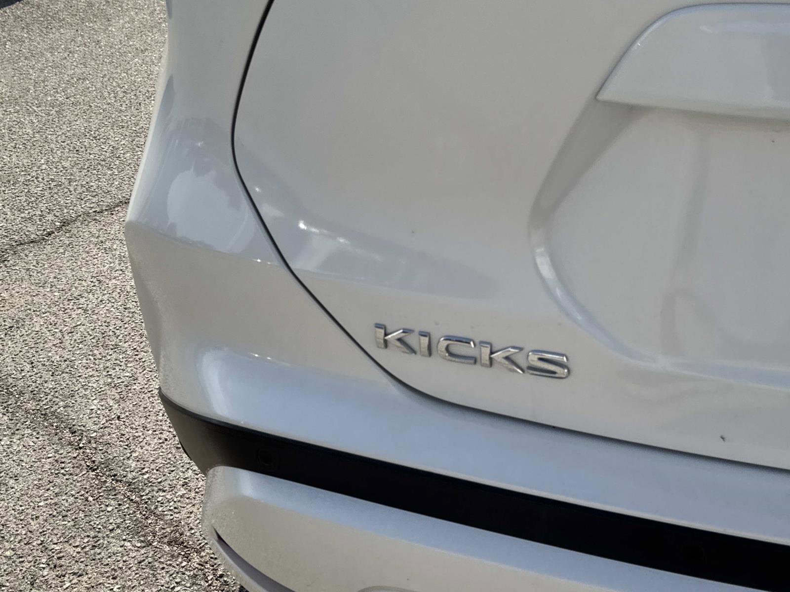 Used 2023 Nissan Kicks SV image 5