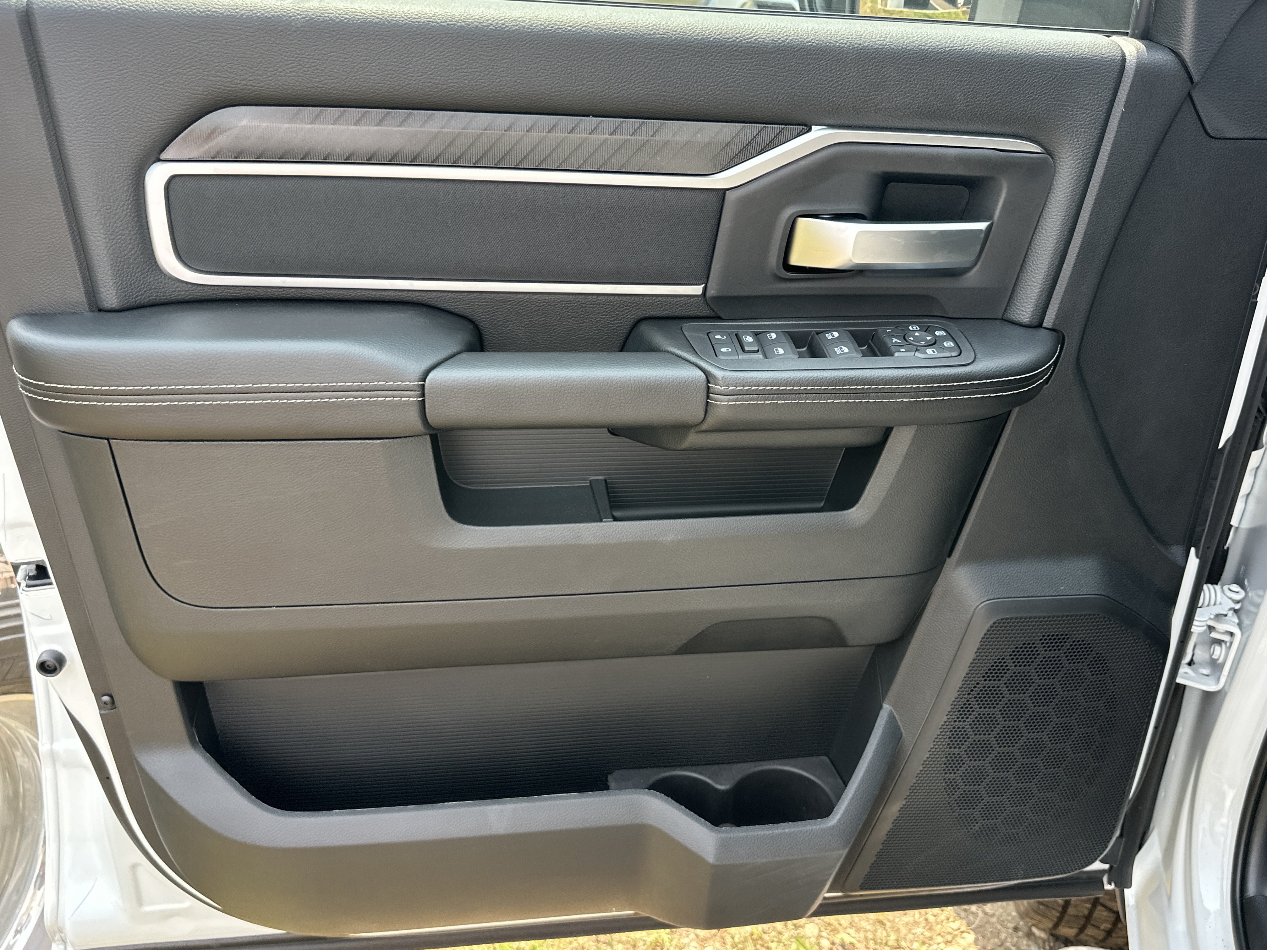 New 2026 RAM 3500 Big Horn AWD/4WD image 31