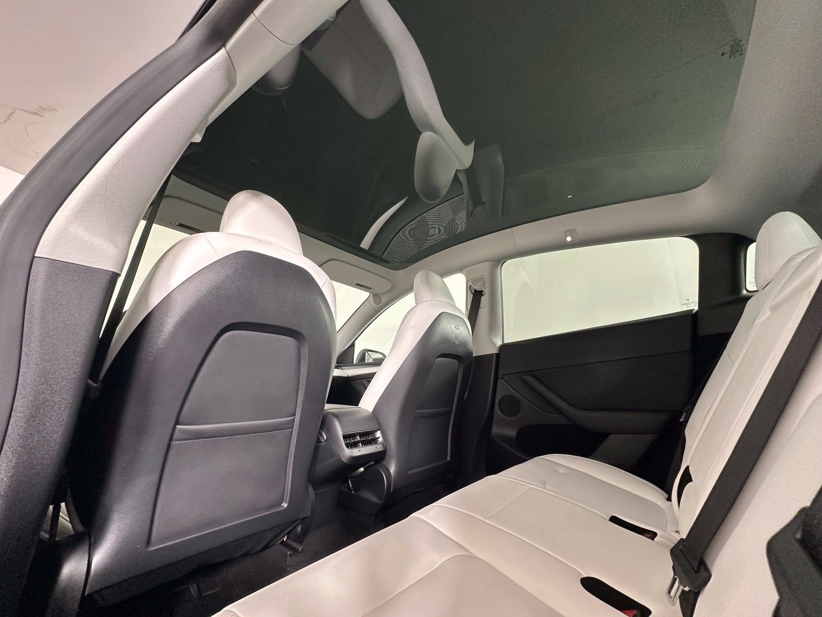 Used 2023 Tesla Model Y Performance AWD/4WD image 5
