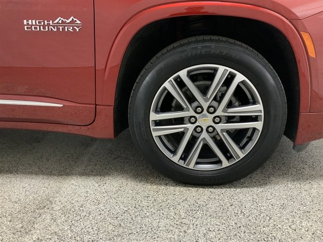 Used 2023 Chevrolet Traverse High Country image 12