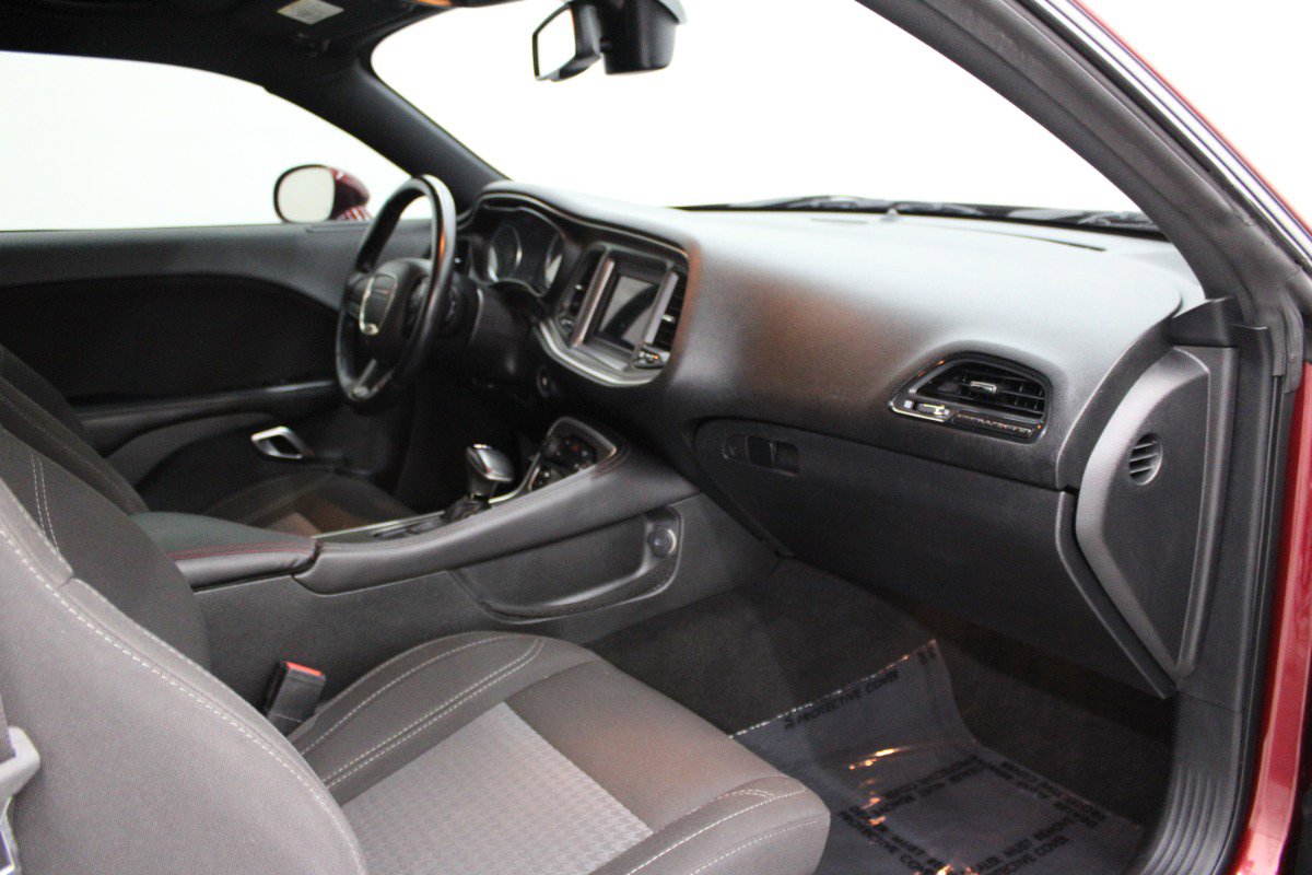 Used 2020 Dodge Challenger SXT image 10