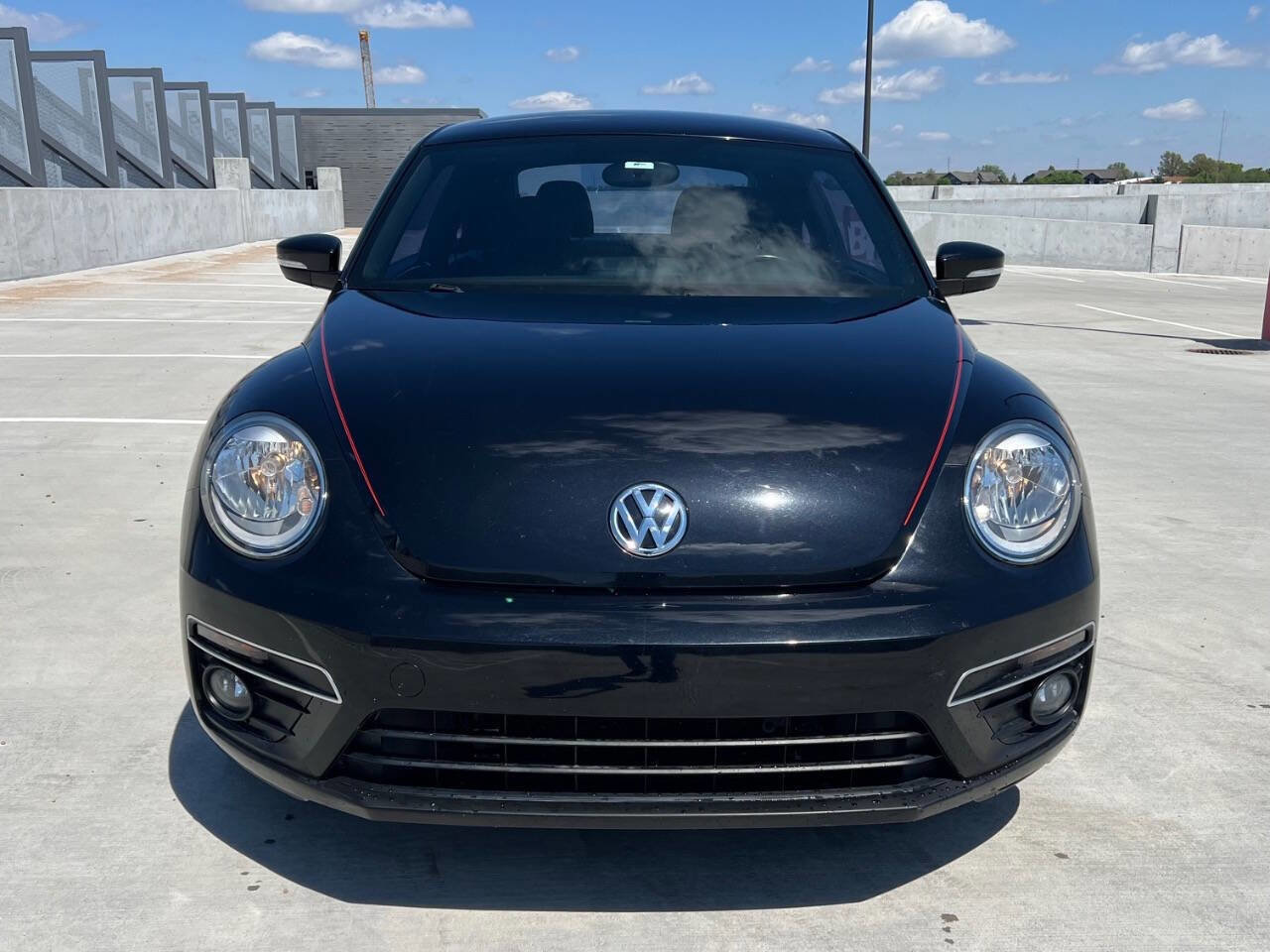 Used 2014 Volkswagen Beetle R-Line FWD image 9