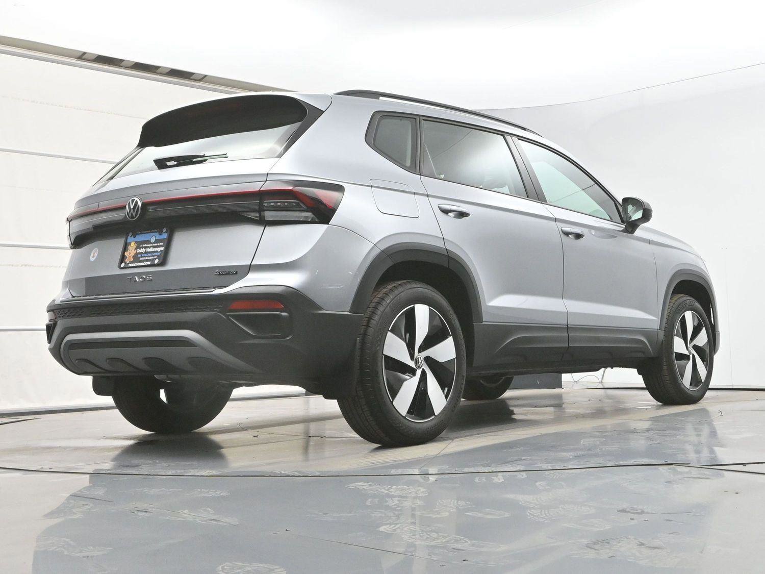 Certified 2025 Volkswagen Taos S w/ Taos Adventure Package (SXB) AWD/4WD image 29