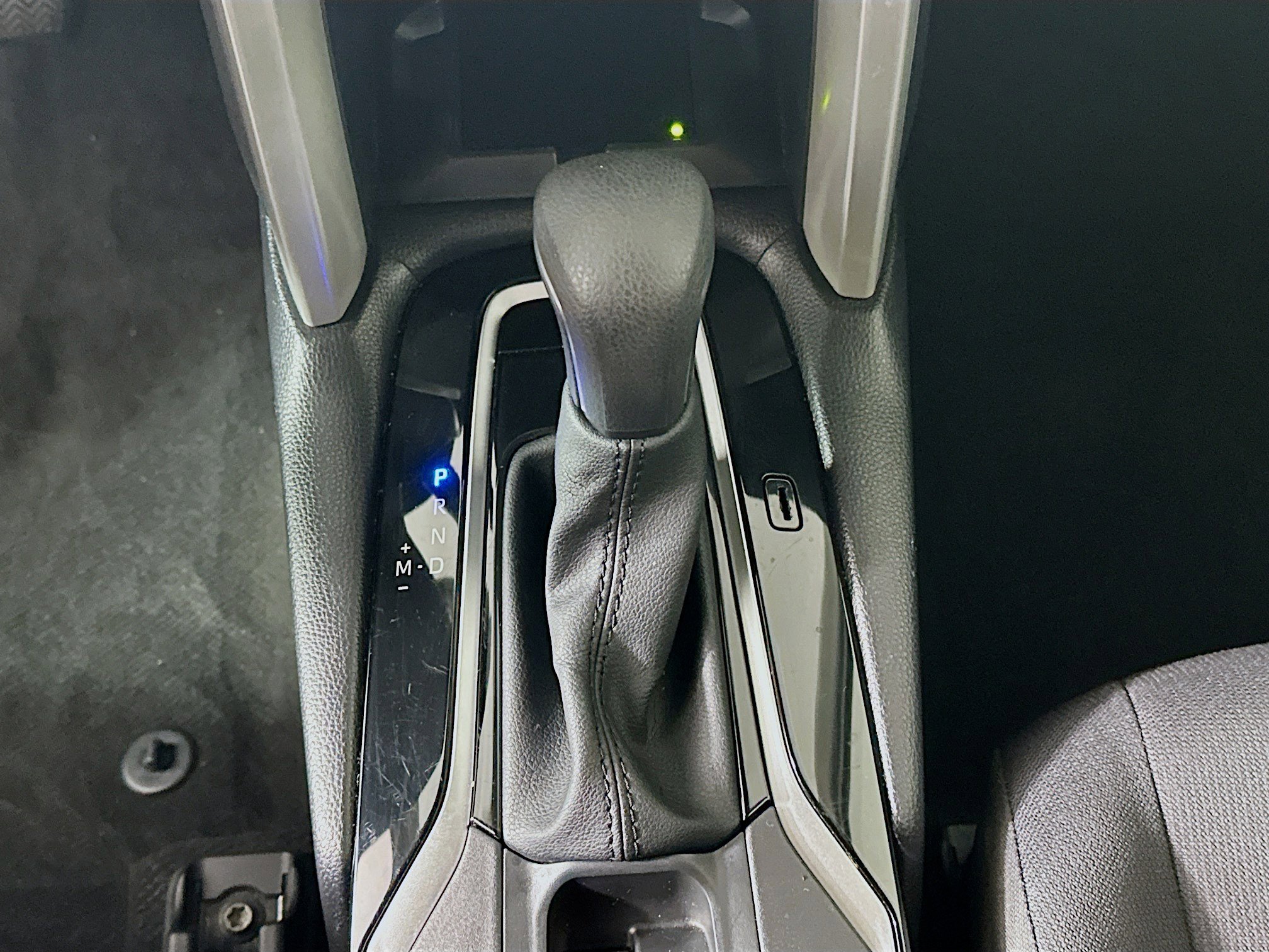 Used 2025 Toyota Corolla Cross LE image 24