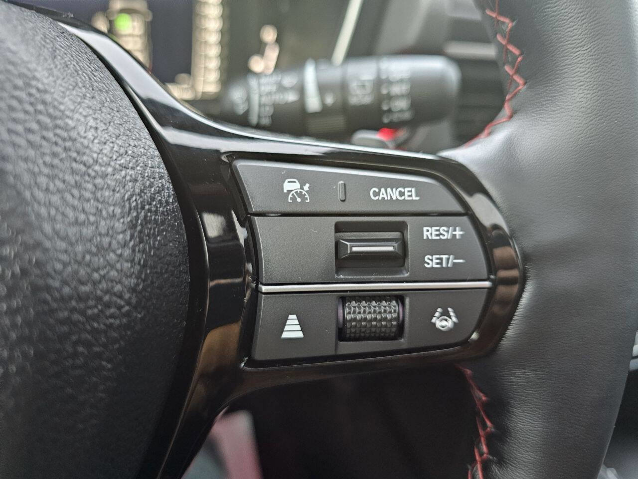 Used 2025 Honda Pilot Black Edition image 37