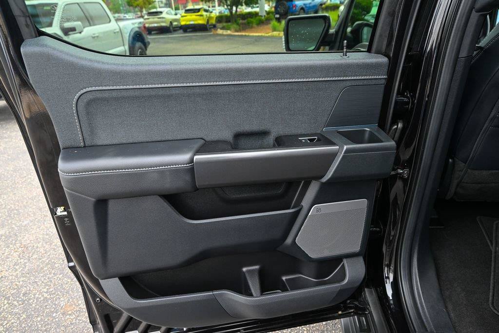 Used 2025 Ford F150 Lariat AWD/4WD image 23