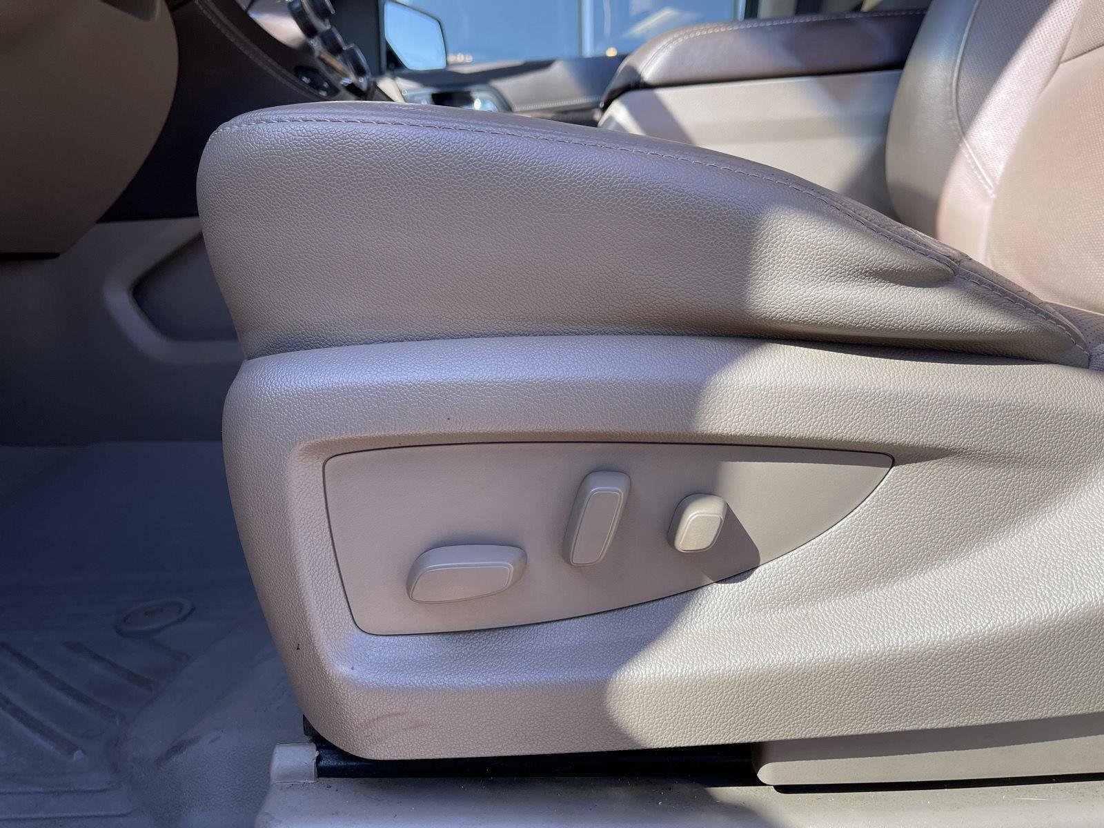 Used 2020 Chevrolet Tahoe Premier w/ Premier 6.2L Value Package image 16