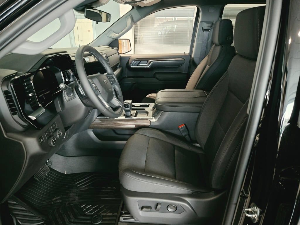 New 2026 Chevrolet Silverado 1500 LT Trail Boss w/ Protection Package AWD/4WD image 21
