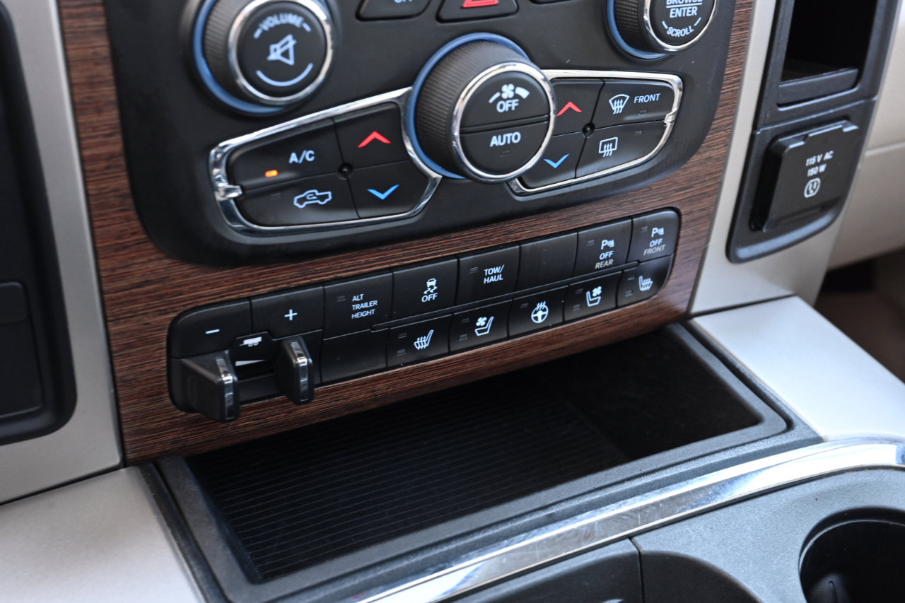 Used 2018 RAM 2500 Laramie w/ Convenience Group AWD/4WD image 27