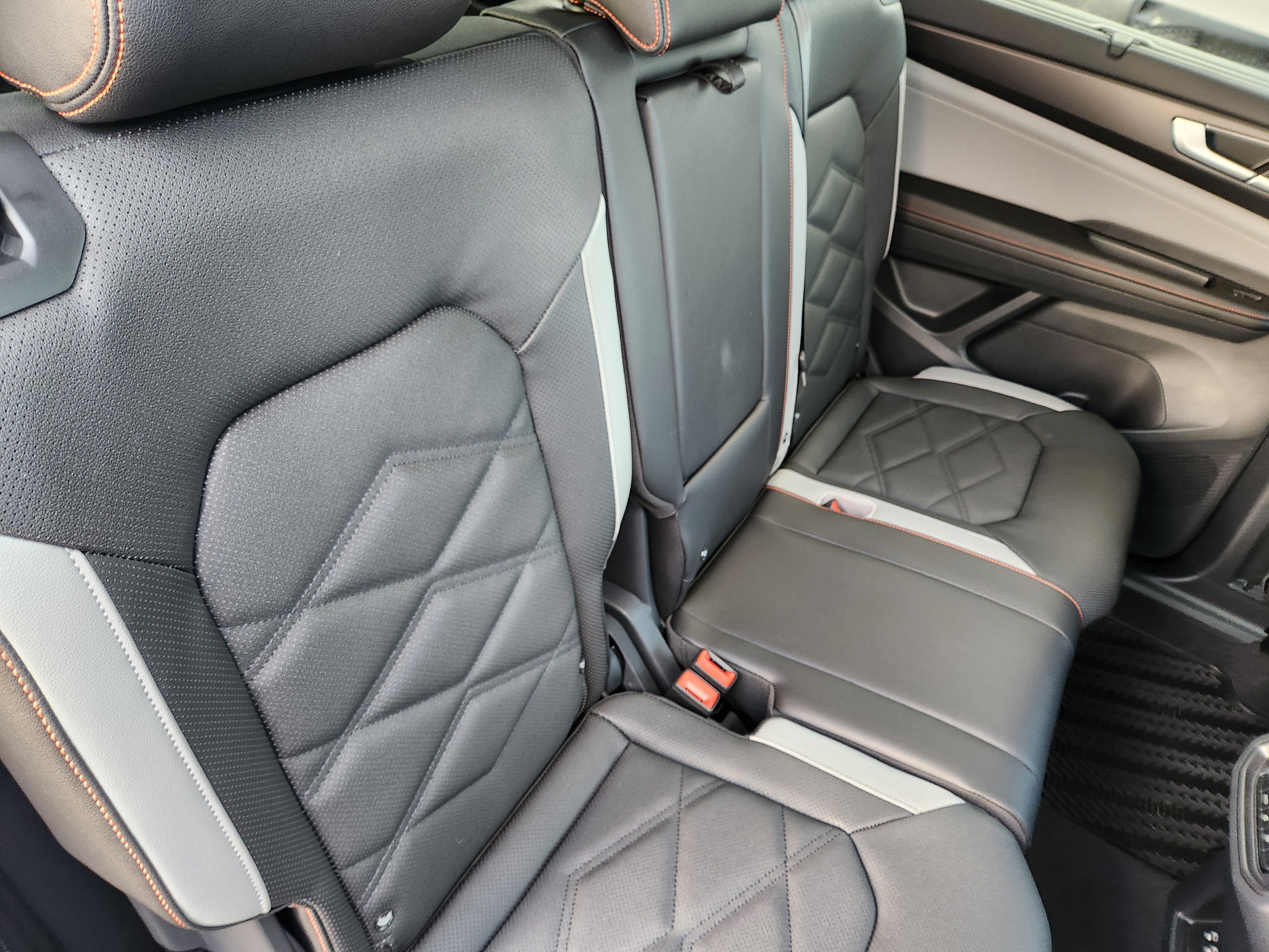New 2026 Volkswagen Atlas Peak Edition AWD/4WD image 29