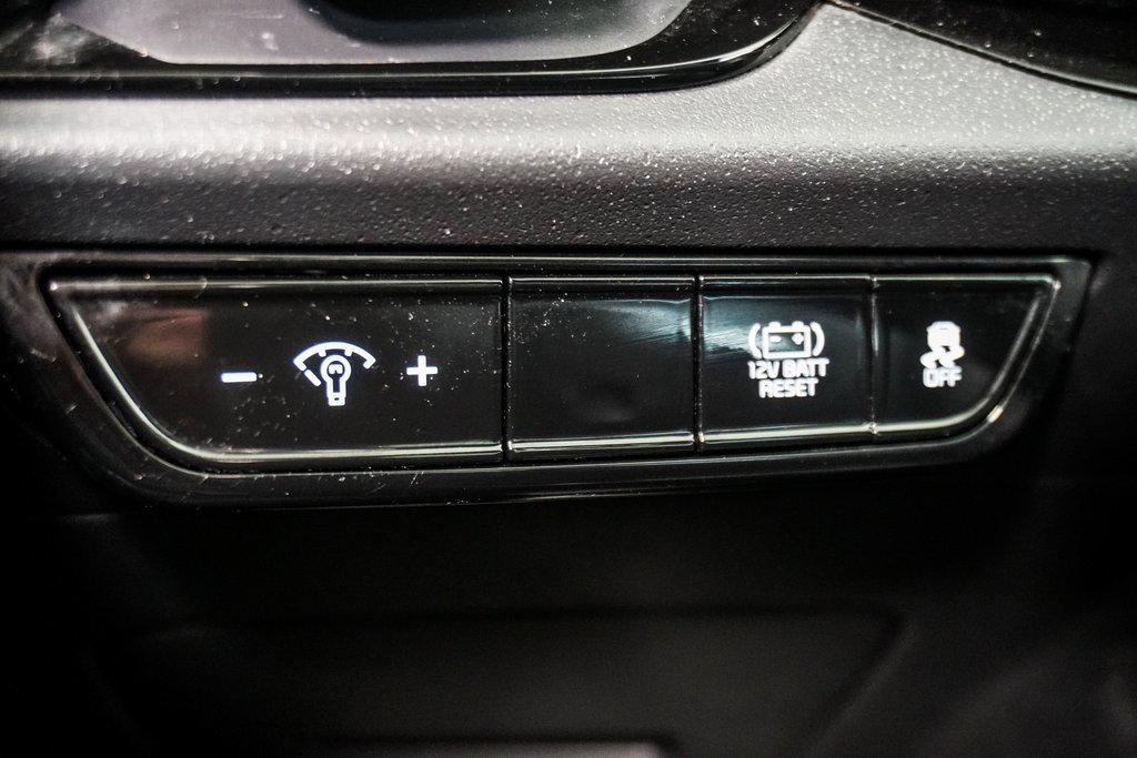 Used 2023 Kia Niro EX Touring image 26