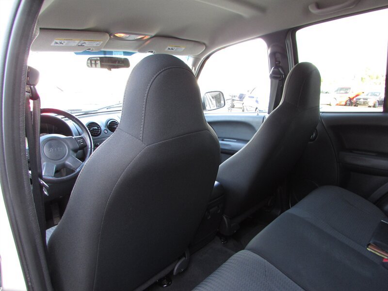 Used 2004 Jeep Liberty Sport w/ PWR Convenience Group AWD/4WD image 22