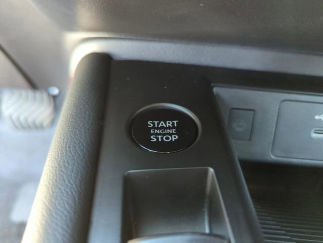 Certified 2025 Nissan Kicks SR FWD image 39
