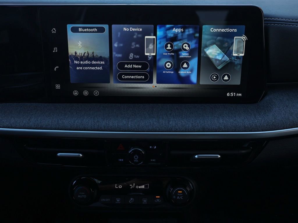 Used 2026 Nissan Kicks SV w/ Charging Package image 29