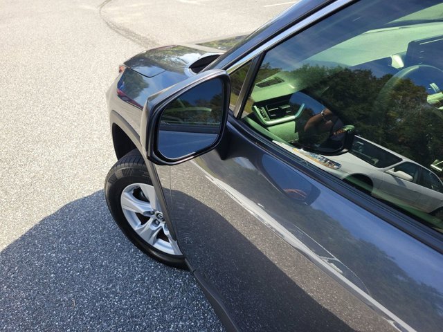 Used 2019 Toyota RAV4 LE image 18