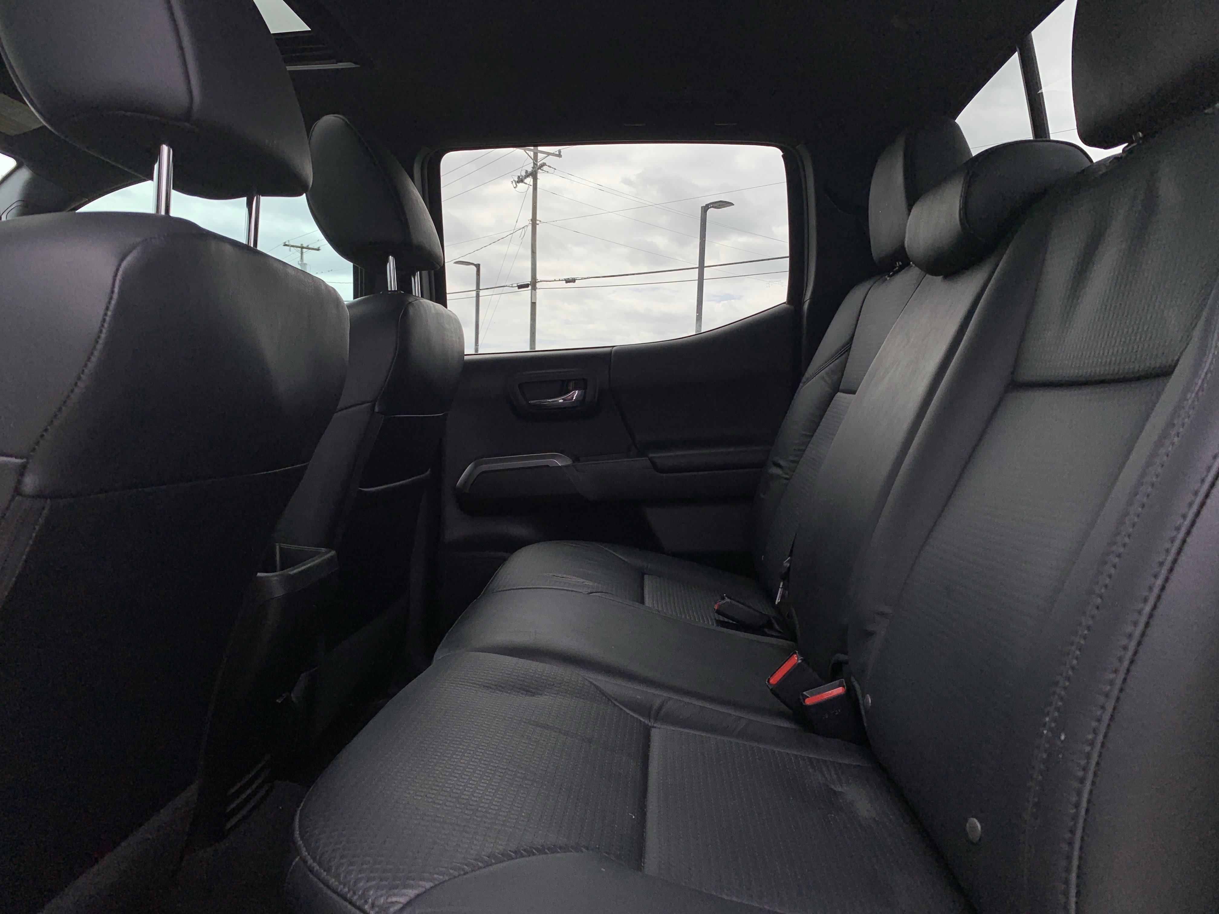 Used 2021 Toyota Tacoma Limited image 32