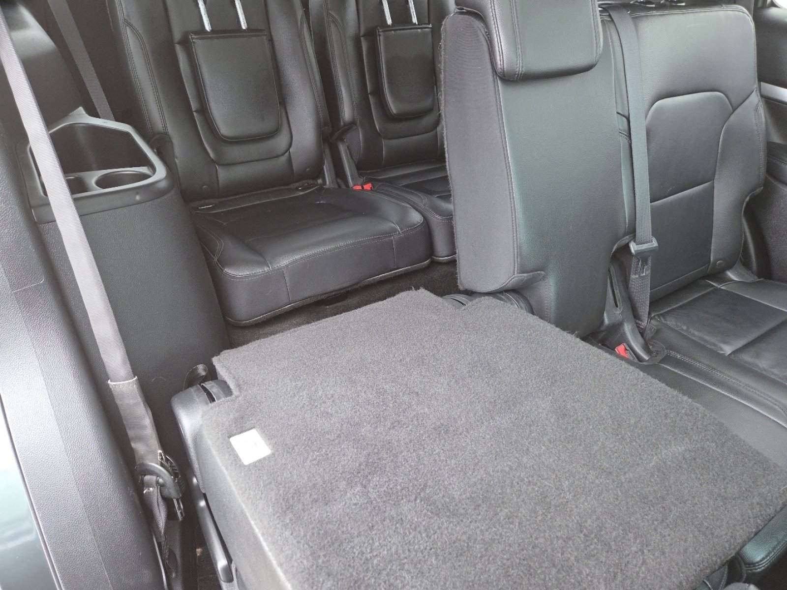 Used 2016 Ford Explorer XLT w/ Equipment Group 202A image 21