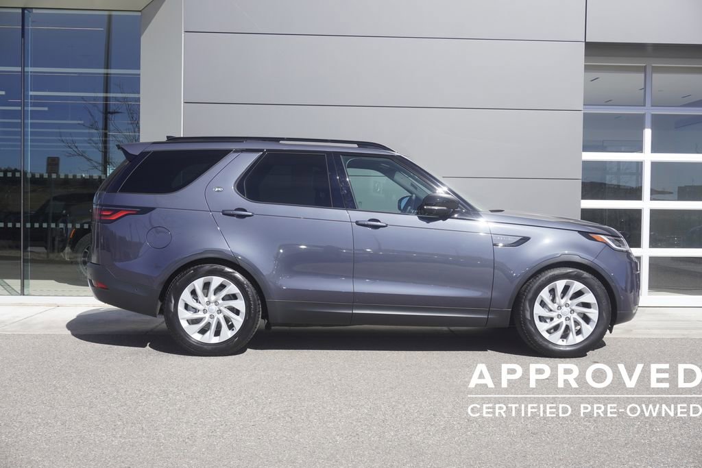Used 2025 Land Rover Discovery S image 7