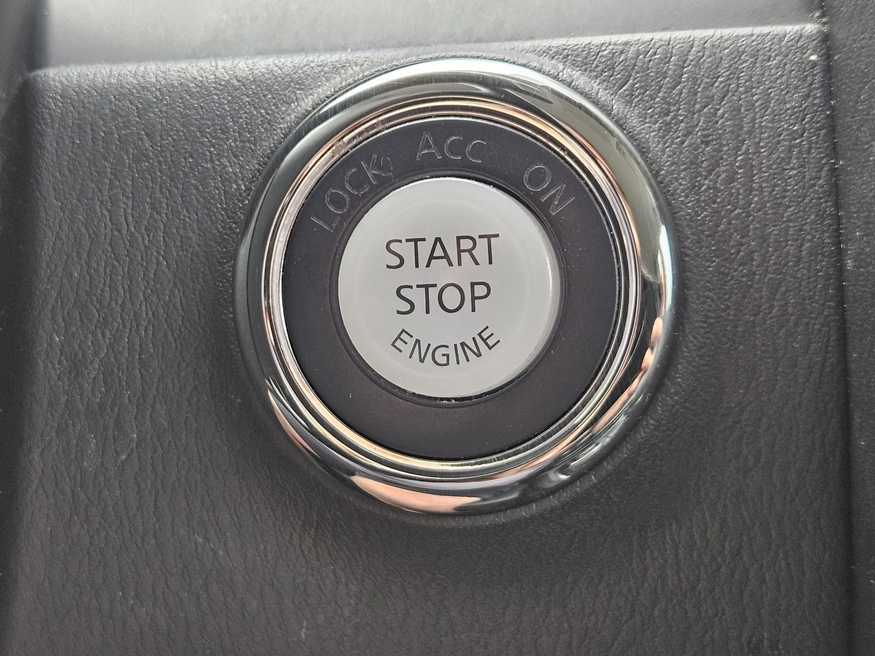 Used 2021 Nissan Armada SV image 23