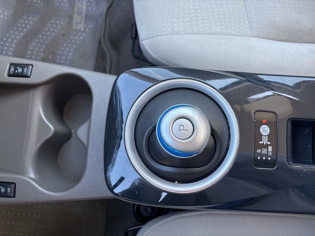 Used 2011 Nissan Leaf SL FWD image 41