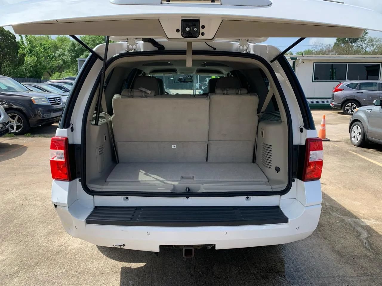 Used 2014 Ford Expedition Limited RWD image 21