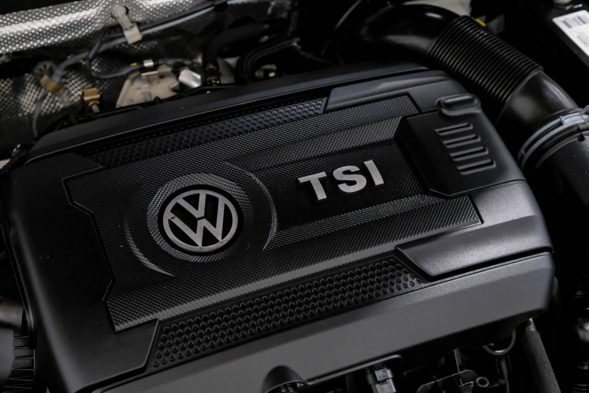Used 2015 Volkswagen GTI SE FWD image 61