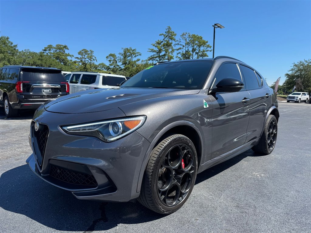 Used 2022 Alfa Romeo Stelvio Quadrifoglio AWD/4WD image 4