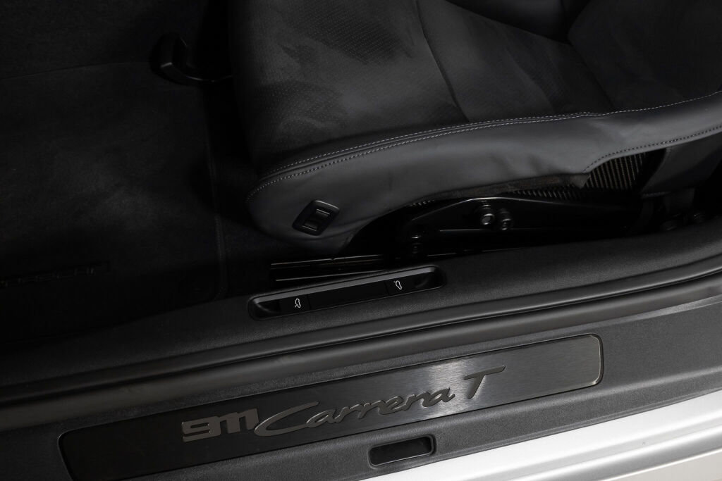 Used 2024 Porsche 911 Carrera T image 27