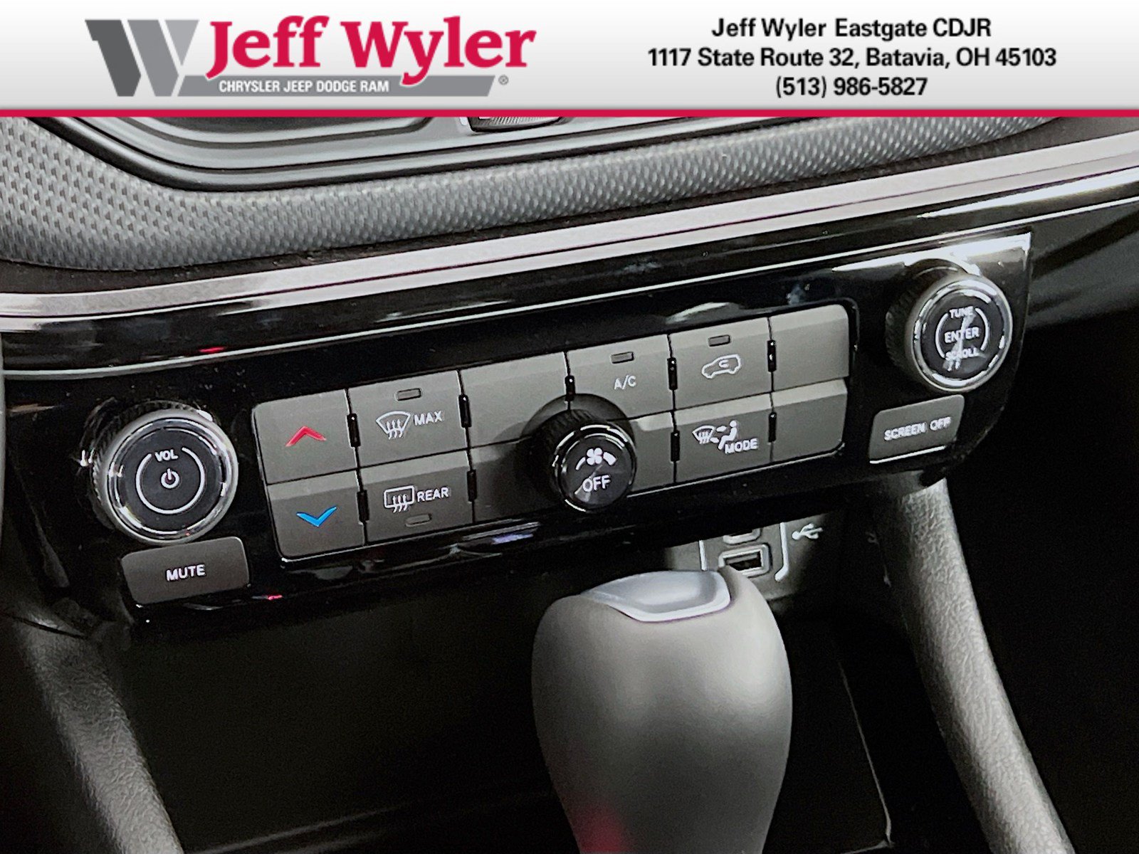 New 2026 Jeep Compass Latitude AWD/4WD image 10