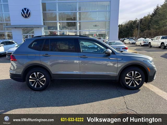 Certified 2024 Volkswagen Tiguan S image 9