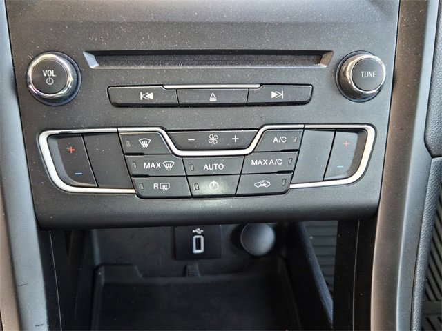 Used 2018 Ford Fusion SE w/ Equipment Group 201A image 20