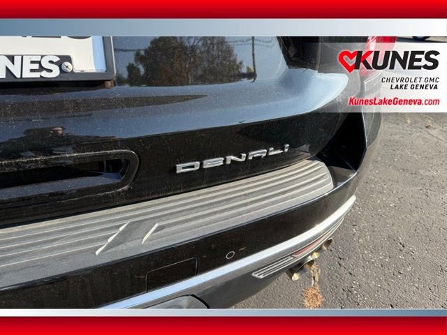 Used 2022 GMC Yukon Denali w/ Denali Premium Package image 7