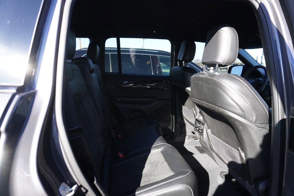 Used 2023 Jeep Grand Cherokee Altitude image 7