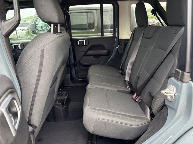 Used 2024 Jeep Wrangler Sahara AWD/4WD image 9