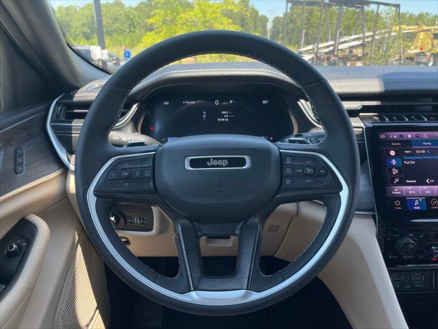 Certified 2025 Jeep Grand Cherokee Limited AWD/4WD image 25