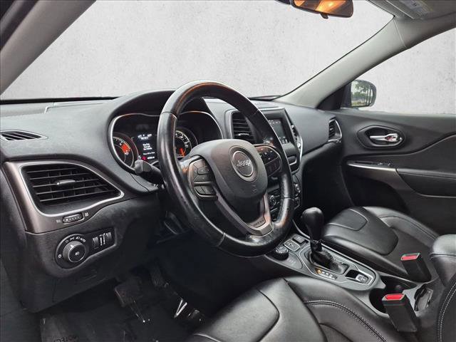 Used 2020 Jeep Cherokee Latitude Plus w/ Cold Weather Group AWD/4WD image 10