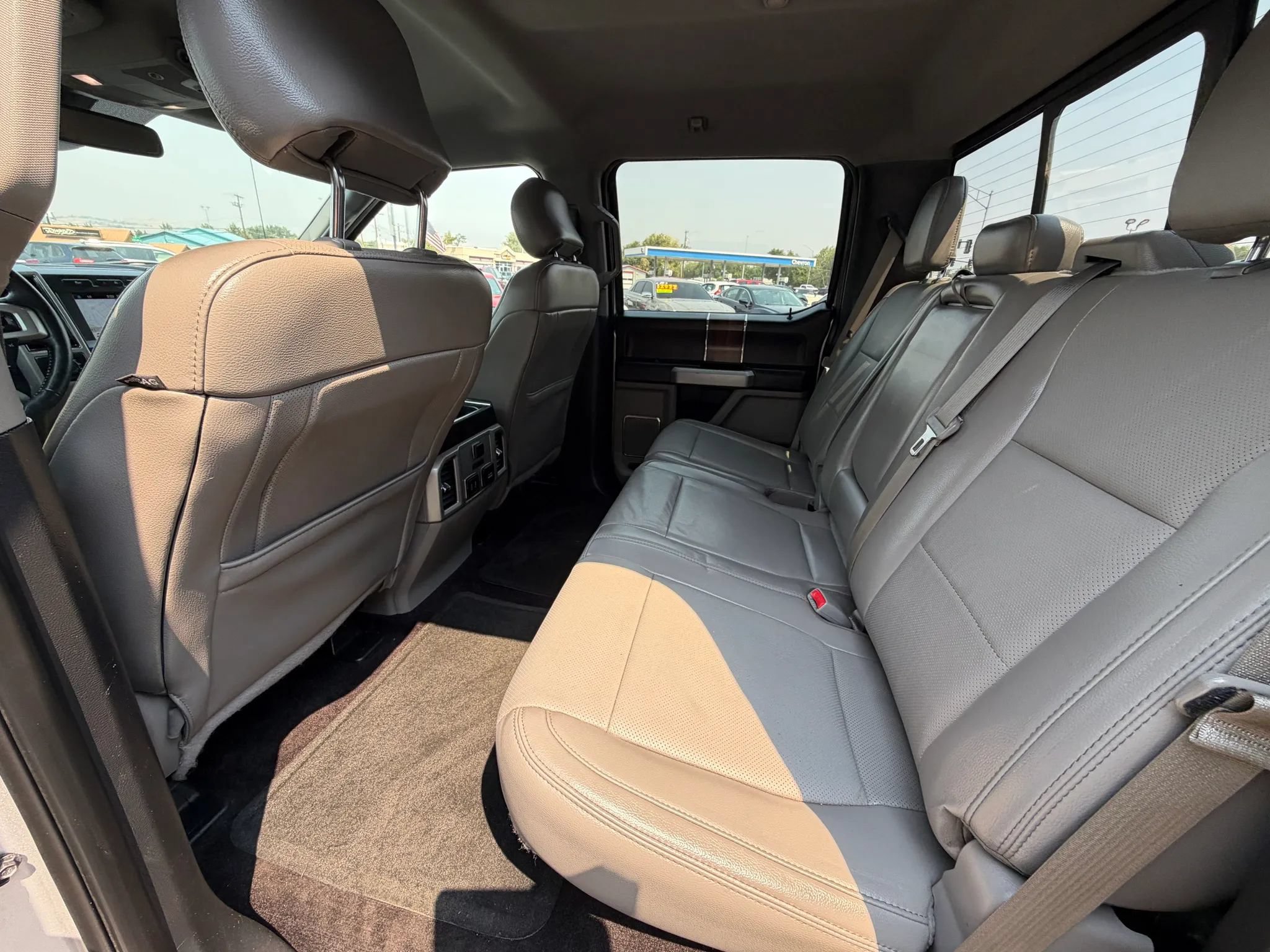 Used 2017 Ford F150 Lariat w/ Equipment Group 502A Luxury AWD/4WD image 18