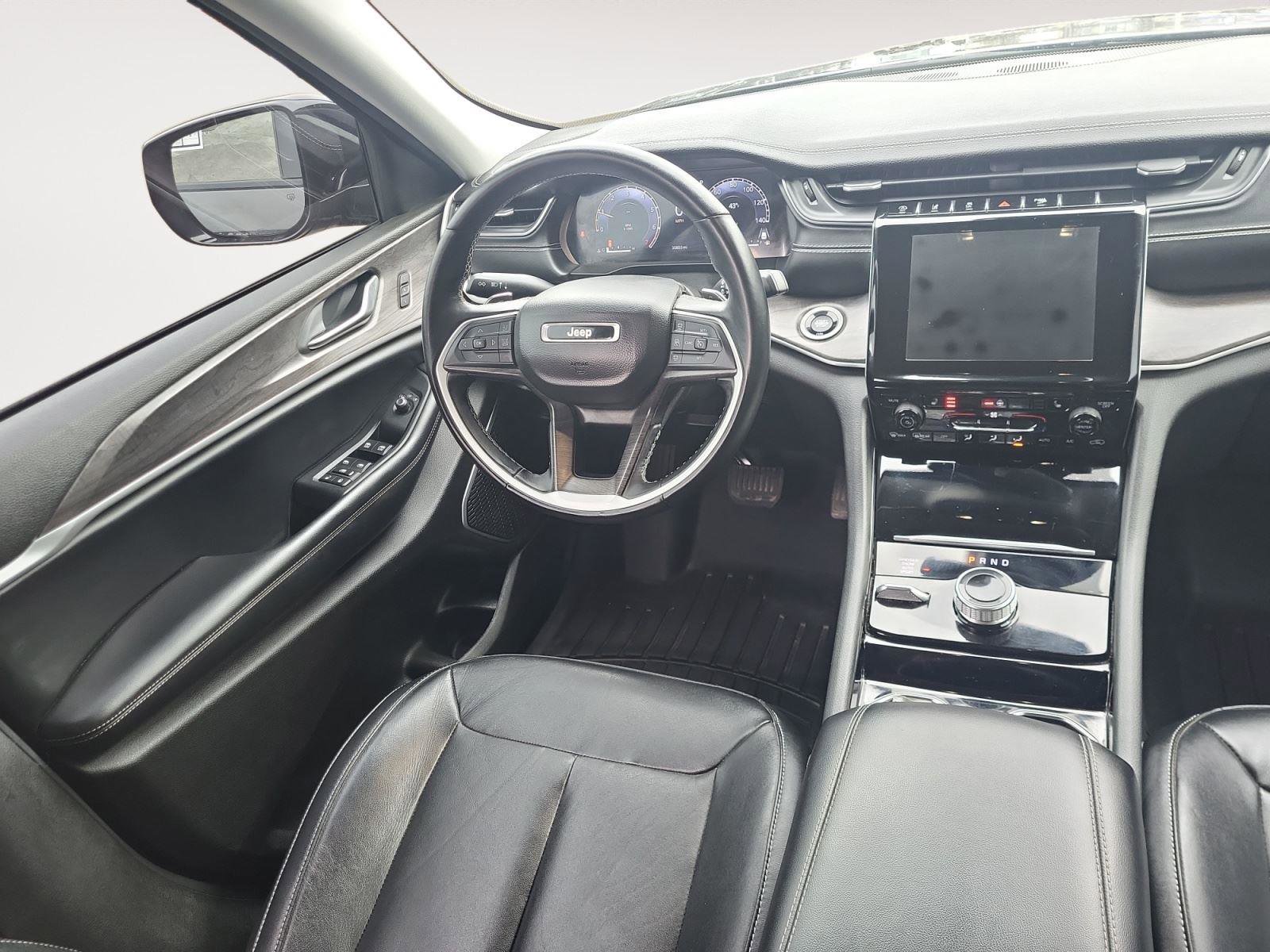 Used 2022 Jeep Grand Cherokee L Limited image 11