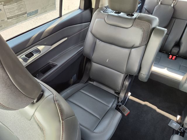 New 2026 Ford Explorer Active w/ Active Comfort Package AWD/4WD image 13