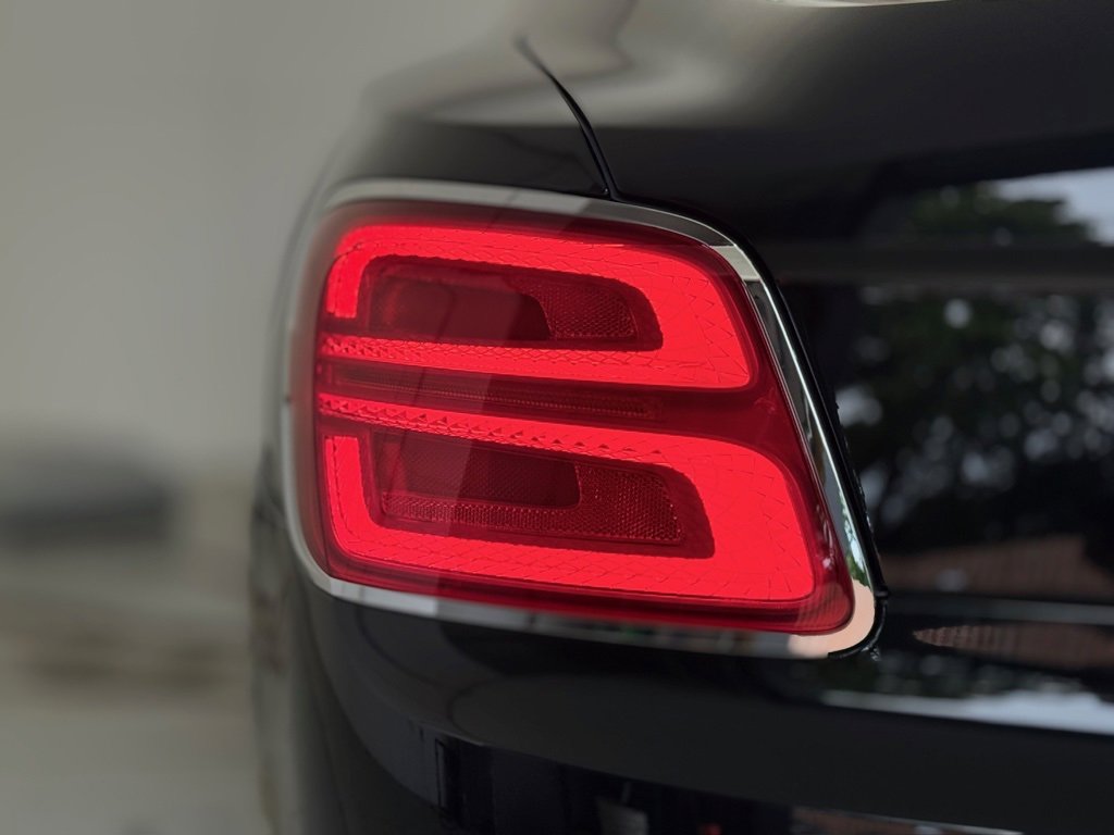 New 2025 Bentley Flying Spur Plug-In Hybrid image 13