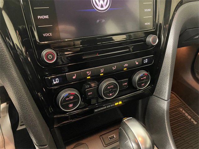 Used 2020 Volkswagen Passat 2.0T R-Line image 8