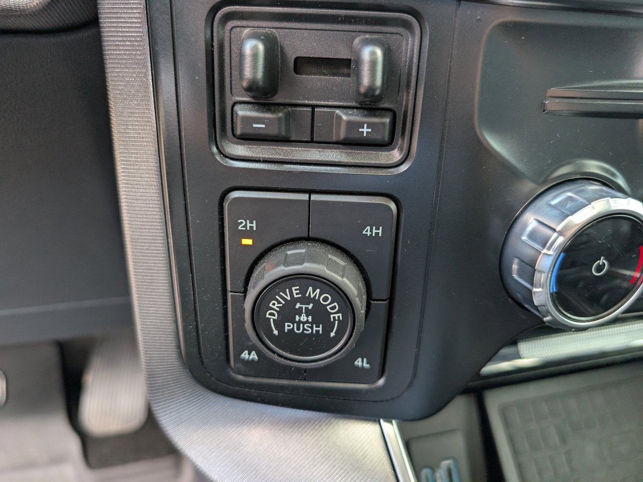 Used 2022 Ford F150 Platinum w/ Equipment Group 701A High image 30