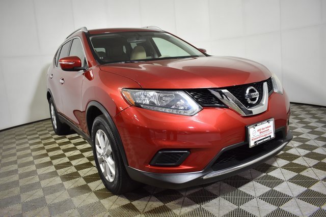 Used 2015 Nissan Rogue SV image 3