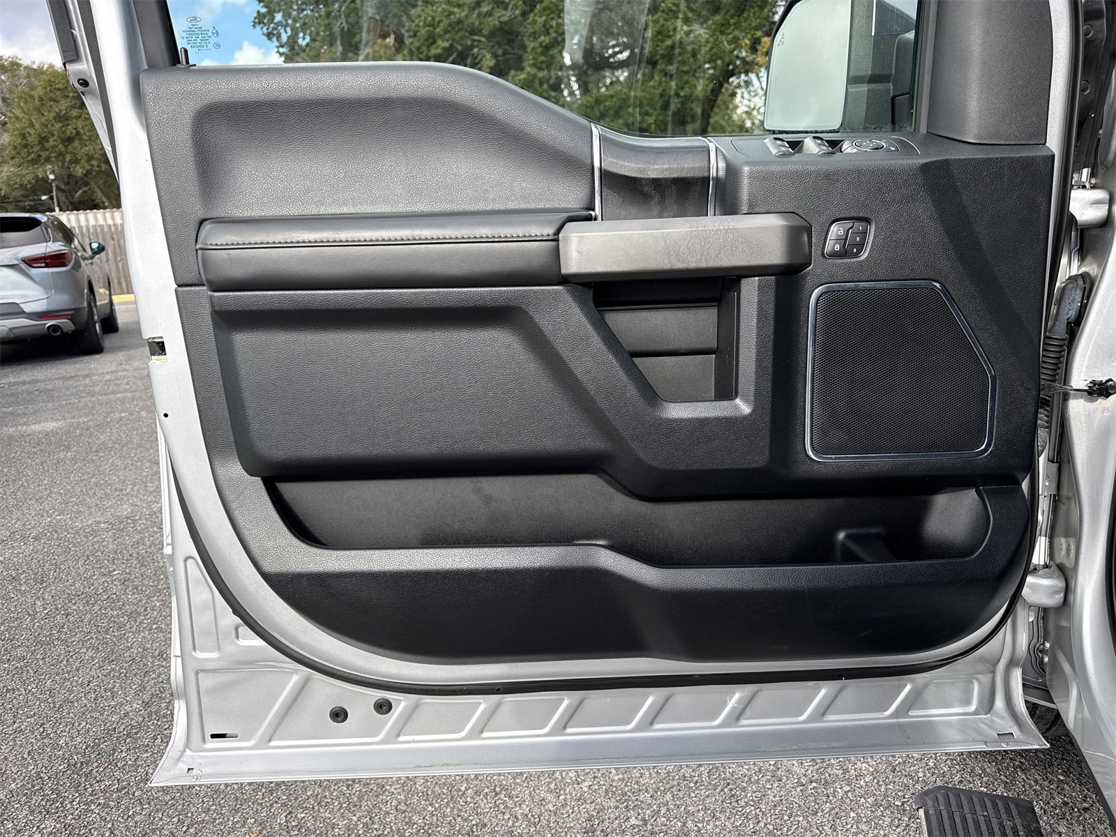 Used 2019 Ford F150 Platinum image 13