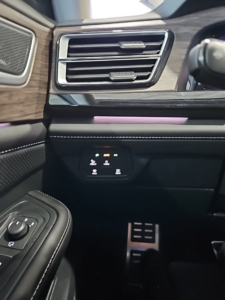 New 2026 Volkswagen Atlas SEL Premium R-Line image 39