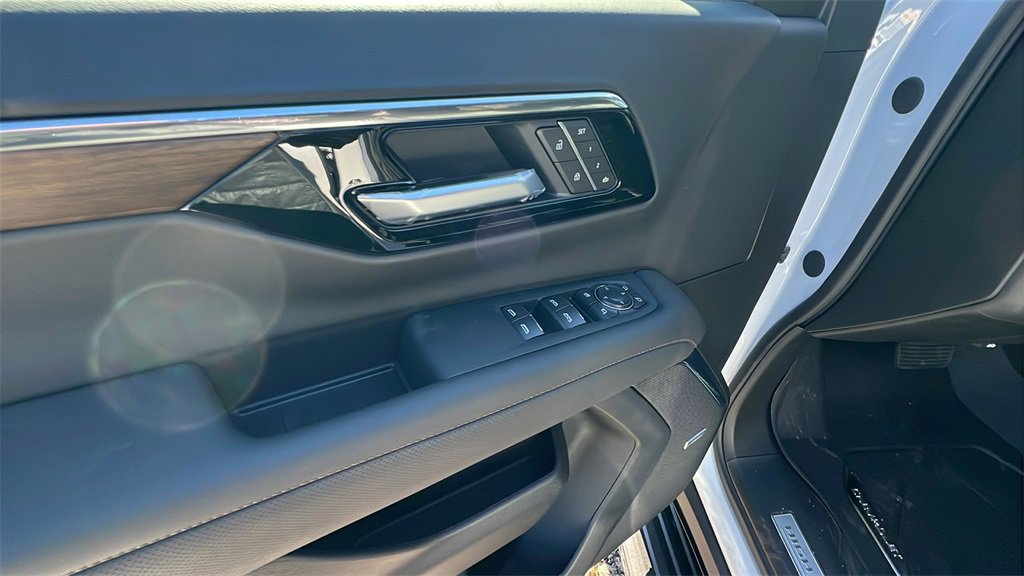 New 2026 Chevrolet Tahoe High Country w/ Sun And Tow Package image 12