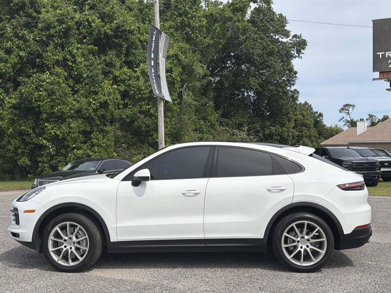 Used 2021 Porsche Cayenne Coupe AWD/4WD image 3