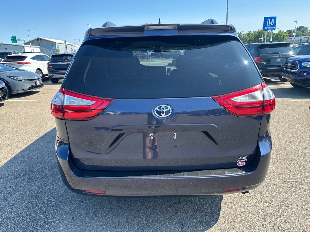Used 2018 Toyota Sienna LE AWD/4WD image 6