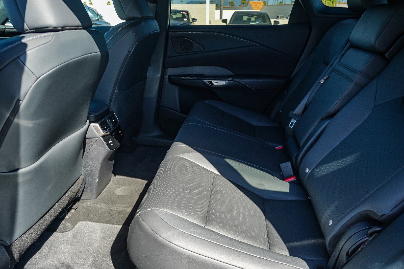 Used 2025 Lexus RX 350h w/ Convenience Package AWD/4WD image 22